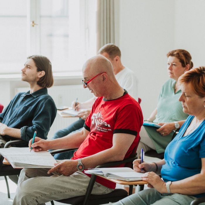 Zahoďte zábrany mluvit! Absolvujte říjnové úrovně B3 (Začátečníci 3) Zahoďte zábrany mluvit! Absolvujte říjnové úrovně B3 (Začátečníci 3)